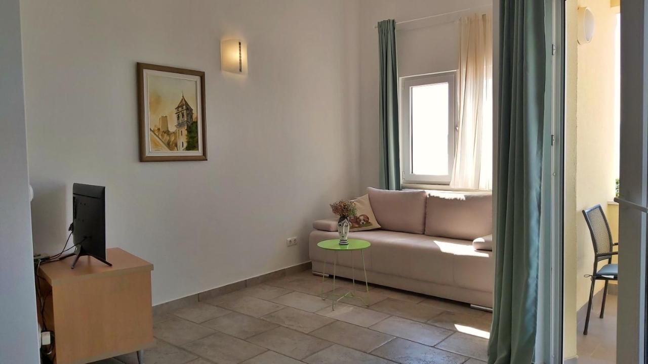 Apartments Borak オミシュ エクステリア 写真